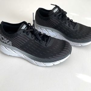 Hoka One One Clifton 5
